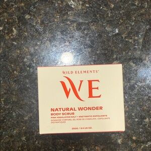 Natural Wonder Body Scrub - Pink